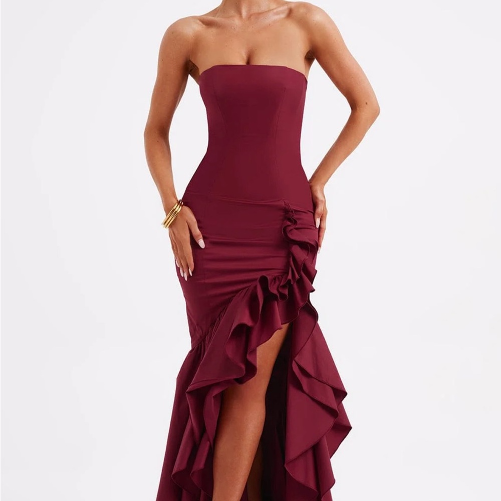 Chic Strapless Burgundy Dress